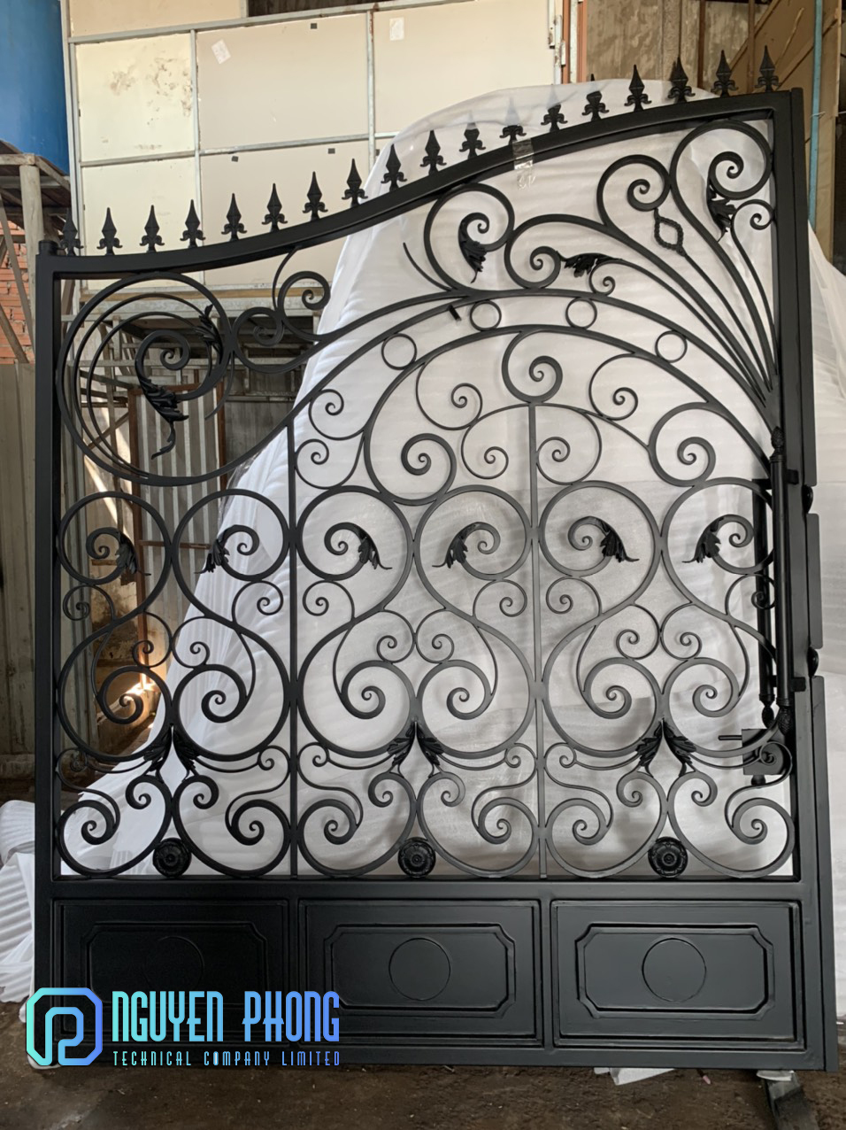 wrought-iron-main-gate-iron-gate-design-for-villa -manufacture-4.jpg